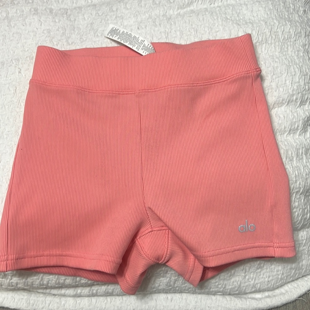ALO shorts xxs I only worn these 2 times